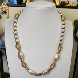 Elegant Gold Tone, Faux Pearl w Glass Beads Necklace